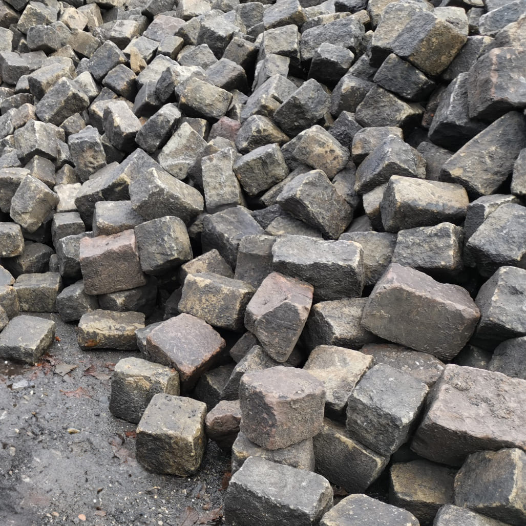 Reclaimed Stone Cobble Setts